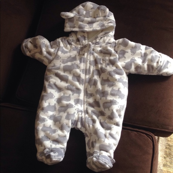 New born ready for hugs - Picture 1 of 4